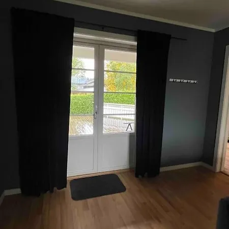 Stue, Soverom Og Bad Apartment Amot