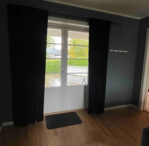 Stue, Soverom Og Bad Apartment Amot